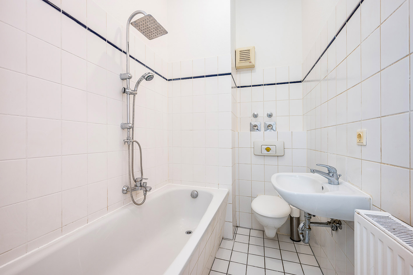 Wannenbadezimmer