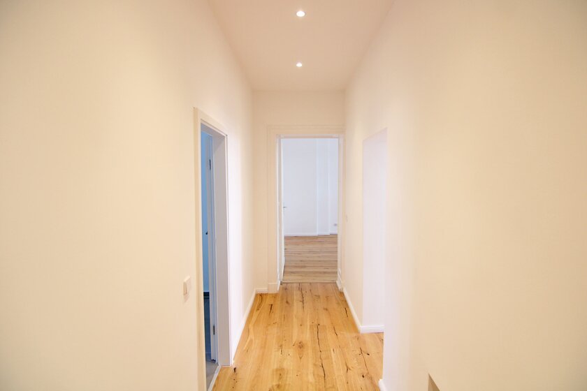 Flur mit Downlights