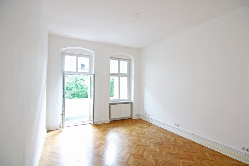 Wohnzimmer mit Südwest-Balkon