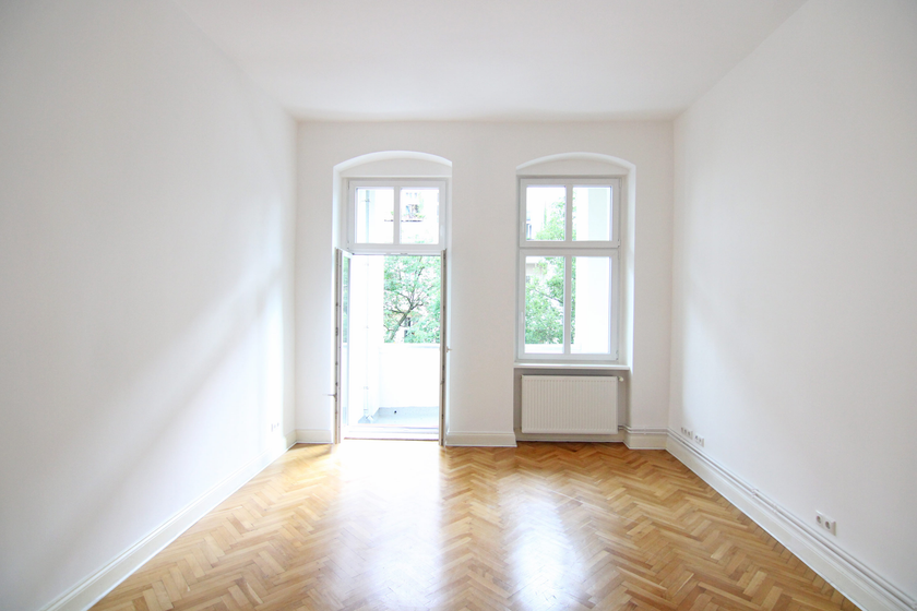 Wohnzimmer mit Südwest-Balkon
