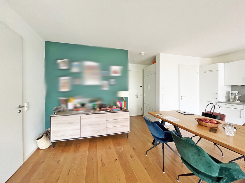 Geräumiges Wohnzimmer
