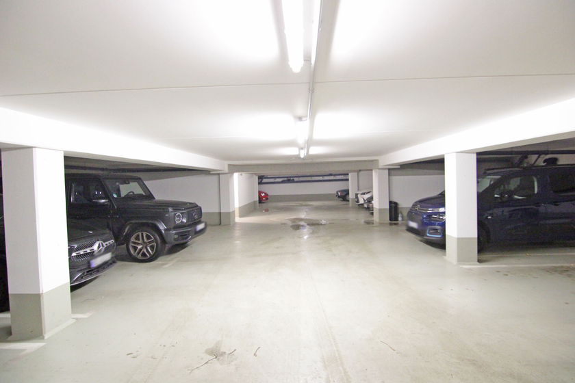 Tiefgarage vorhanden!
