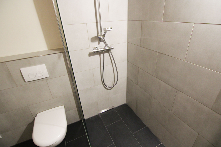 Elegantes Duschbad