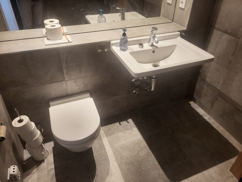 Elegantes Duschbad