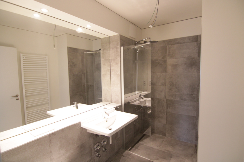 Elegantes Duschbad