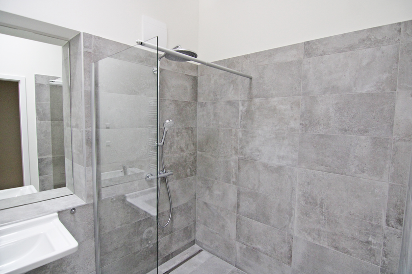 Elegantes Duschbad