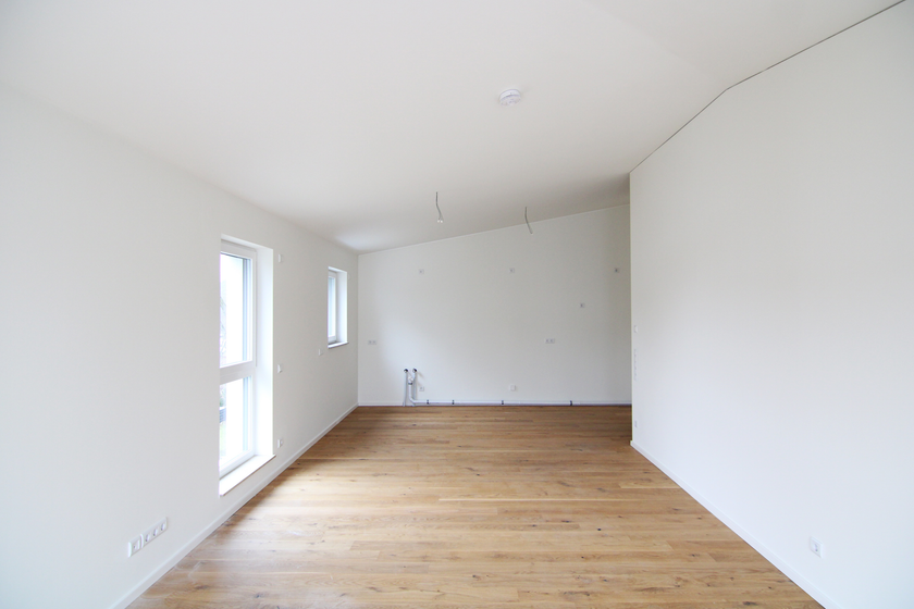 Geräumiges Wohnzimmer