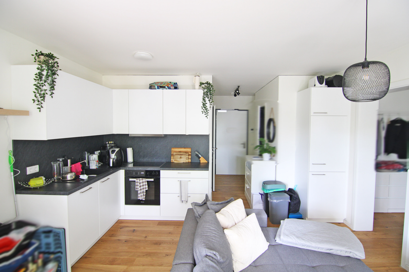Wohnzimmer mit EBK